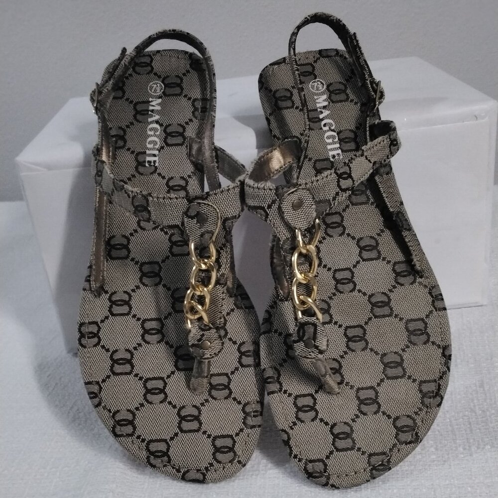 Maggie sandals NEW size 7.5 beige and brown lightweight flats thong flip flops